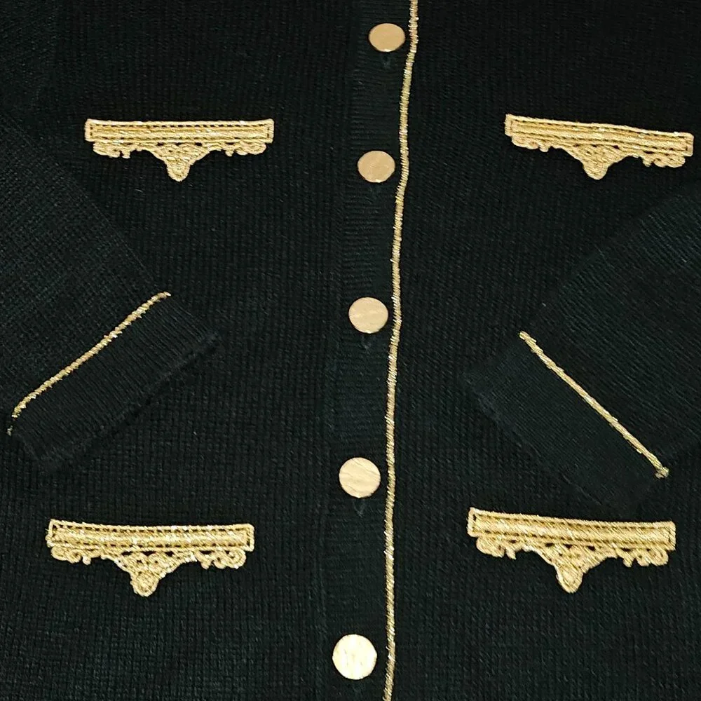 🔥HP🔥CHANEL-STYLE BLACK CARDIGAN w/ GOLD ACCENTS FEATURING SIX BUTTON CLOSURE - Picture 5 of 12